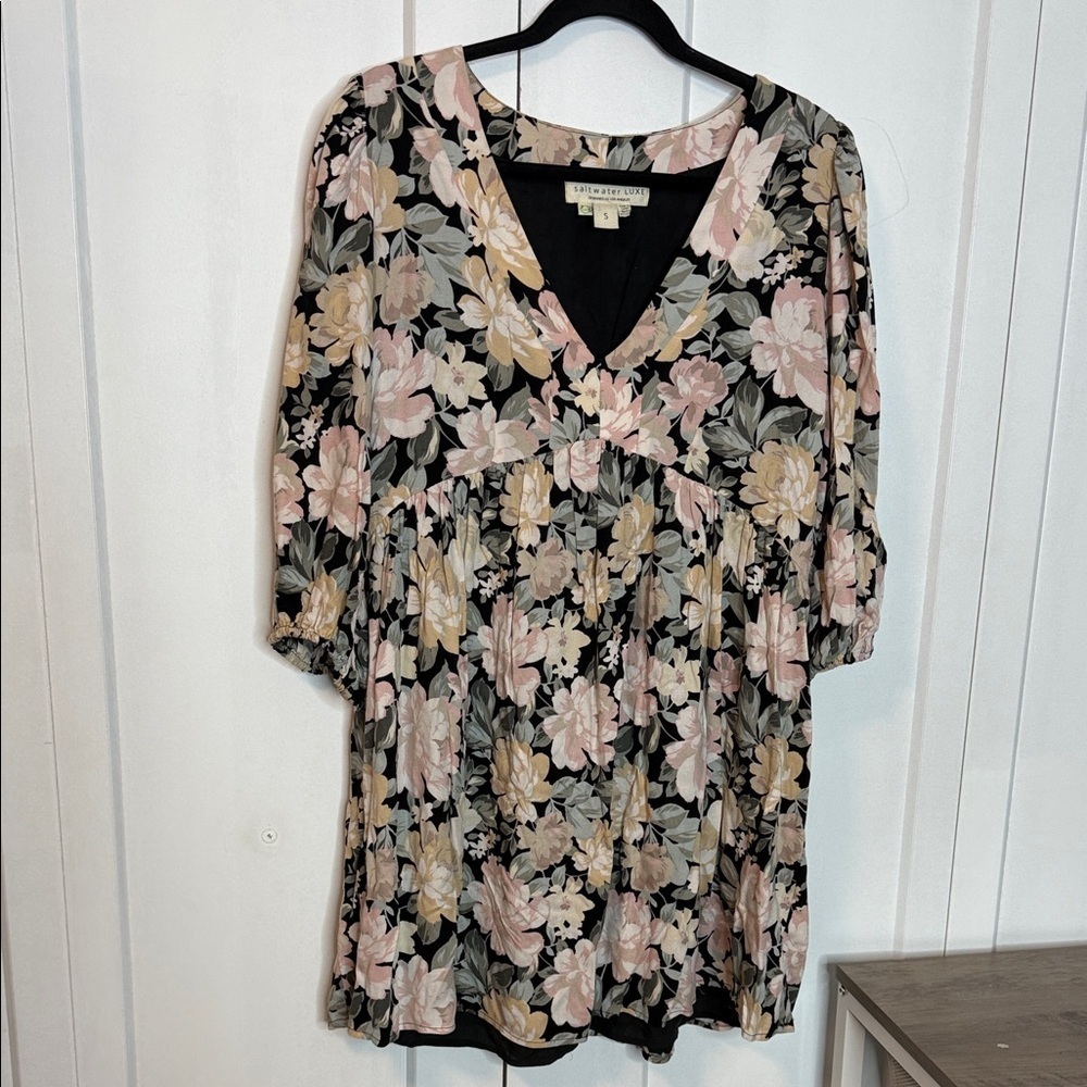 Saltwater Luxe Raven Black Floral V-Neck Blouse - Eco Rayon - Small oversized fi